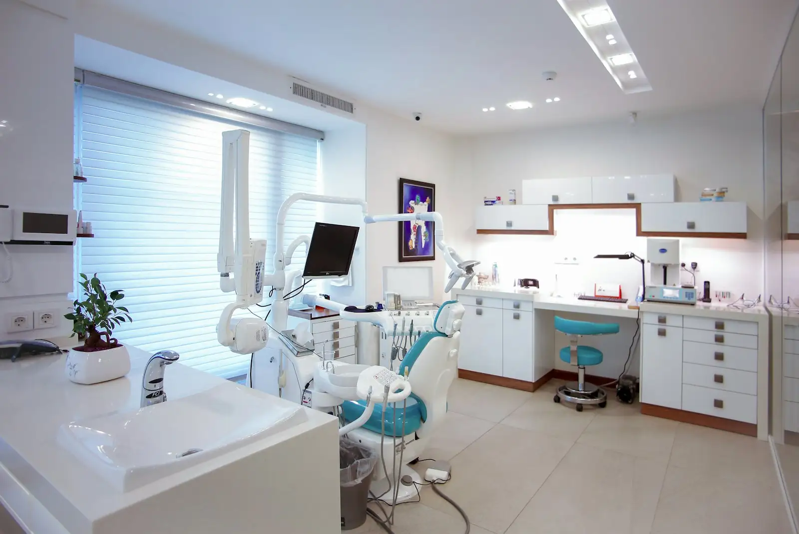 Modern dental clinic treatment room